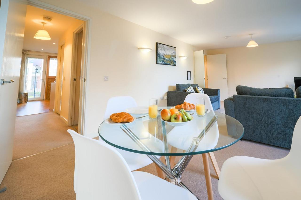 Villa Huntley House à Milton Keynes Extérieur photo